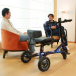 dashmoto® と Atlassian Williams F1 Team、dash 3 Williams エディションの高性能電動スクーターを正式発売